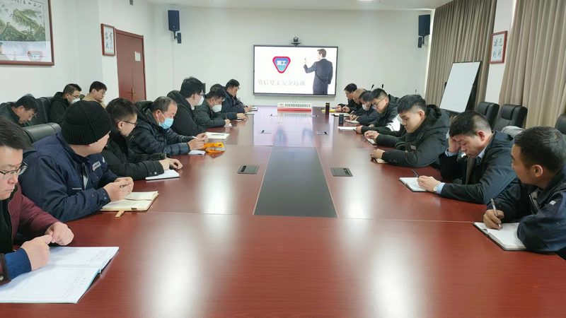 建造师培训网课的收费标准主要由以下几个方面构成：